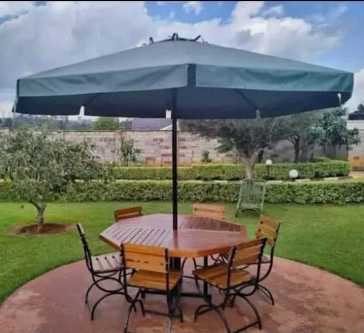 6 Seater Patio Umbrella Garden Set with Metallic Chairs