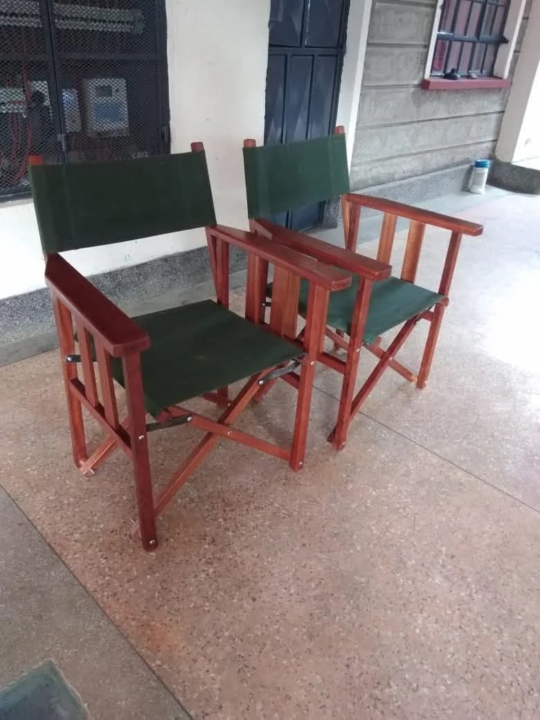 Set of 2 Mahogany Foldable Camp Chairs with Green Canvas