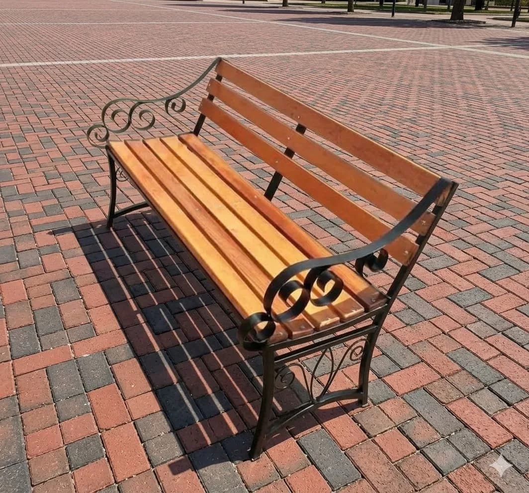 3 Seater Iron and Wooden Garden Bench – Was KSh 21,000, Now KSh 19,000