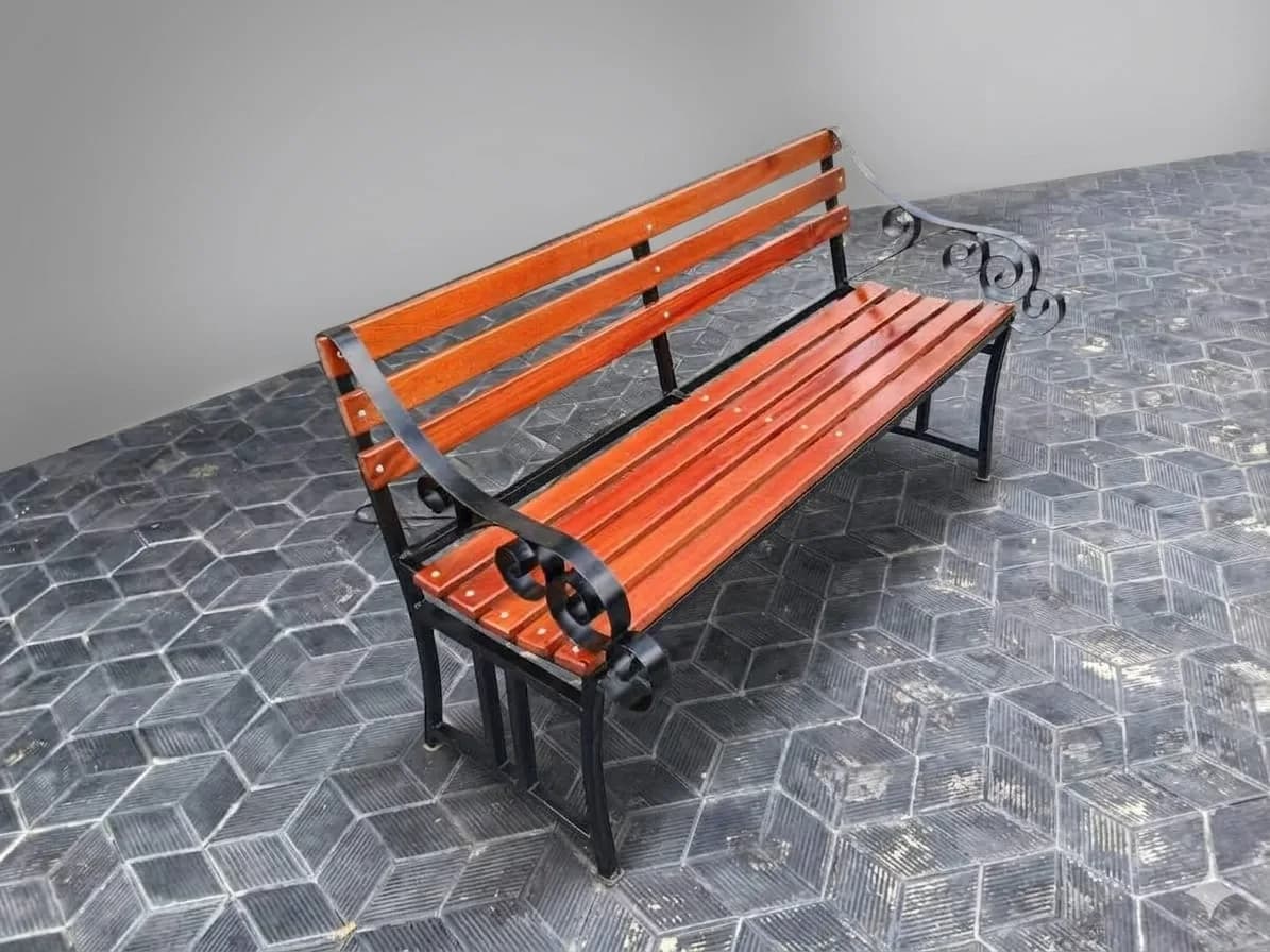 3 Seater Iron and Wooden Garden Bench – Was KSh 21,000, Now KSh 18,500