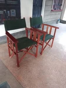 Set of 2 Mahogany Foldable Camp Chairs with Green Canvas