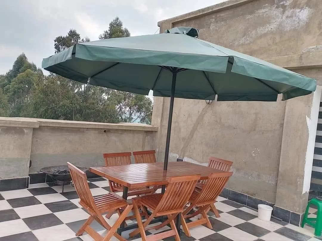 6-Seater Rectangular Outdoor Garden Set with wooden chairs